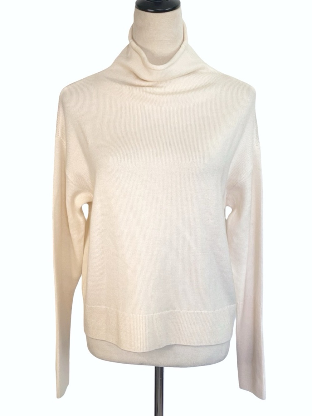 Wilfred Merino Wool Cream Turtleneck Sweater